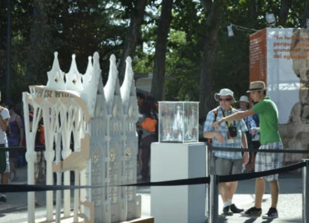 Sagrada Familia Moved by Beauty – JMJ Madrid