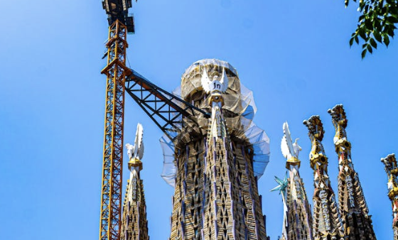 Quattro viventi nel cielo di Barcellona  – L’Osservatore Romano