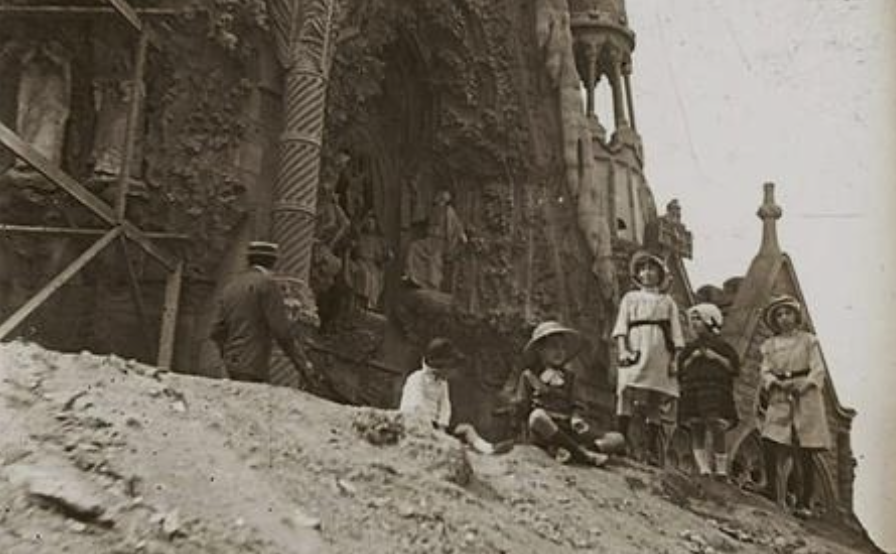 Los niños de Gaudí – La Vanguardia